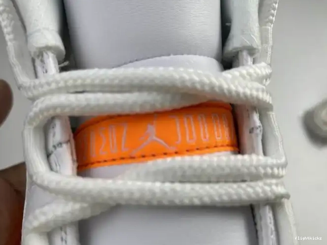 11 AH7860-139 RETRO JORDAN LOW CITRUS AIR BRIGHT 0427